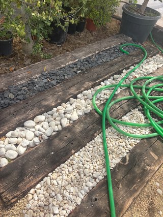 Traviesas de madera para caminos