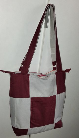 Bolso de tela vaquera beige y rojo