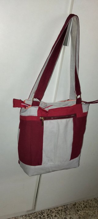 Bolso de tela vaquera beige y rojo