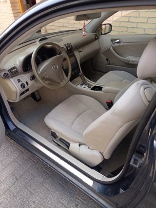 Mercedes-Benz Clase C 2005