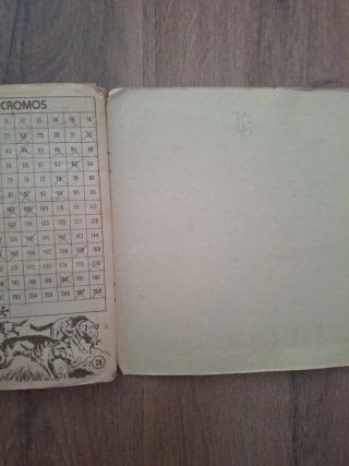 Álbum Cromos Monstruos Completo