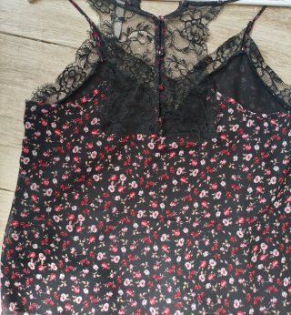 Blusa tirantes gasa floral Stradivarius