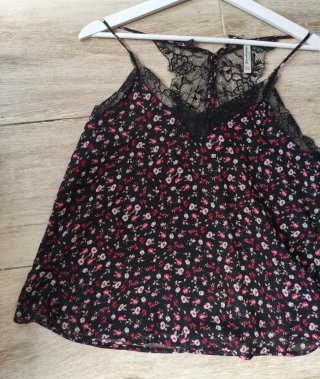 Blusa tirantes gasa floral Stradivarius
