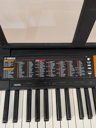 Yamaha PSR-F51 Teclado Electrónico