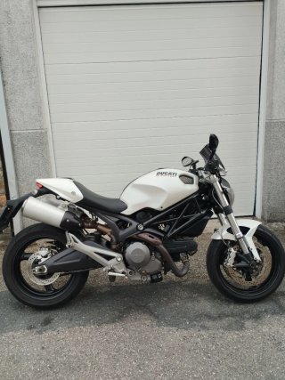 Ducati Monster 696 Blanca 2009
