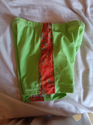 Bañador niño verde y rojo