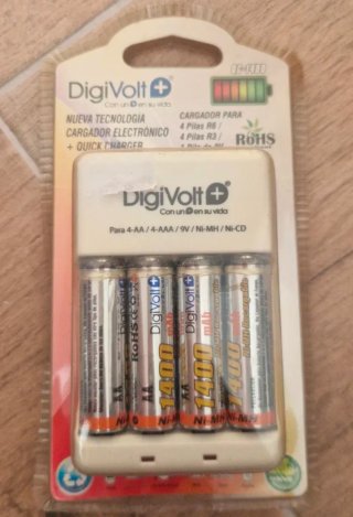 Cargador DigiVolt OC-1400 para 4 Pilas AA/AAA/9V