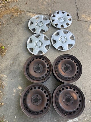 Llantas 15” (4 unidades) Tapacubos