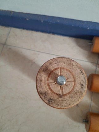 Base tapizada 90x190 con 6  patas de madera