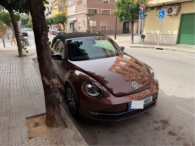 Volkswagen Beetle 2017 Cabrio - foto 1