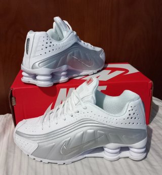 Nike Shox Plata y Blanco