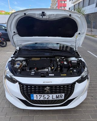 Peugeot 208 2021