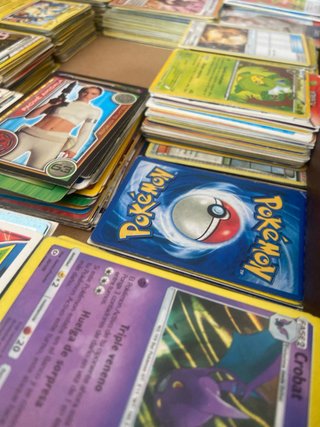 Lote 500 cartas Pokémon y otras variadas