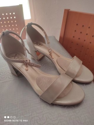 Sandalias tacón plateadas talla 40 nuevas