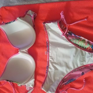 Bikini estampado tropical talla XL sin estrenar
