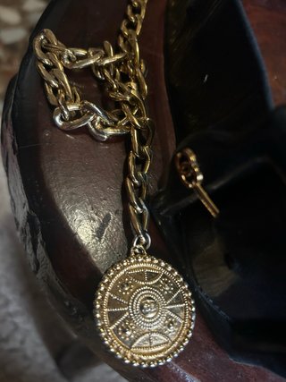 Cinturón Chanel Negro y Dorado