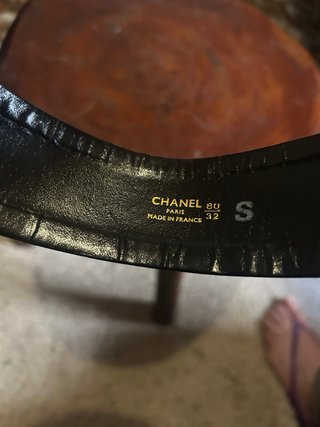 Cinturón Chanel Negro y Dorado