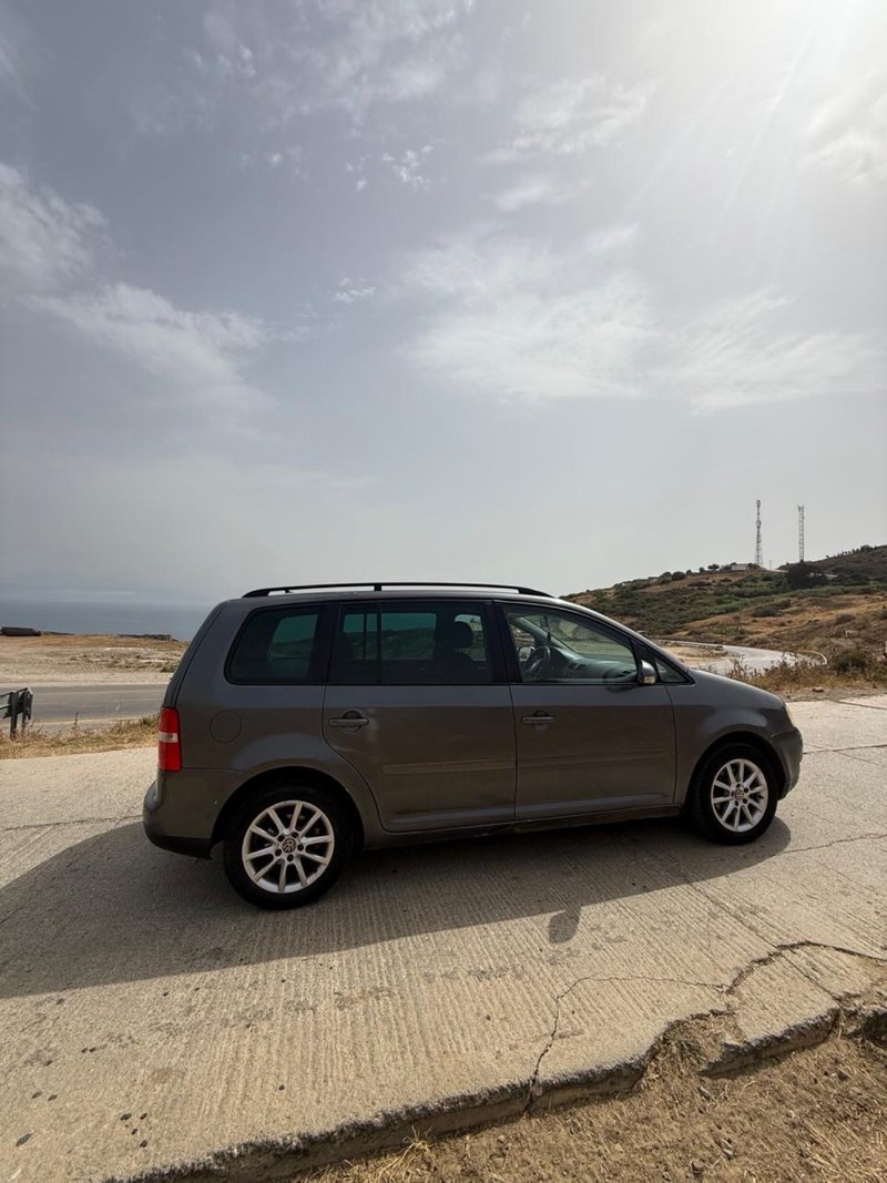 Volkswagen Touran 2006 - foto 1