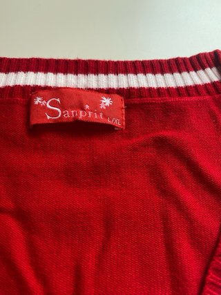Camiseta fina de punto roja con rayas blancas