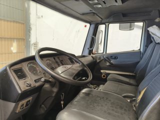 Nissan Atleon 2005