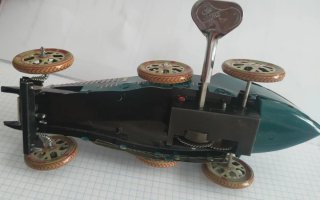 Coche de hojalata Payá con llave original