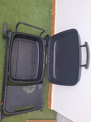 Barbacoa portátil plegable con ruedas