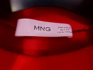 Camisa roja de manga larga de Mango