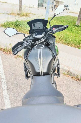 Kawasaki Versys 650 Grand Tourer Negra/Verde