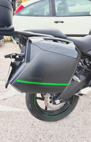 Kawasaki Versys 650 Grand Tourer Negra/Verde