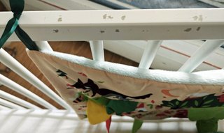 Cuna IKEA blanca con colchón de muelles ensacados