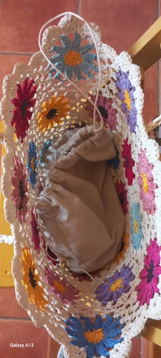 Bolso Capazo Flores tipo rafia /hilo de papel