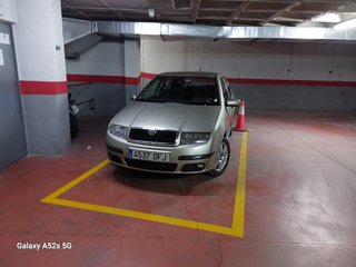 Alquilo plaza de garaje para coche.