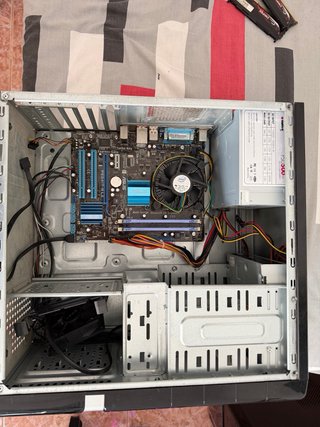 PC ASUS LGA775 DDR3 para piezas o para reparar