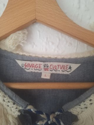 Vestido vaquero bordado y con espejos