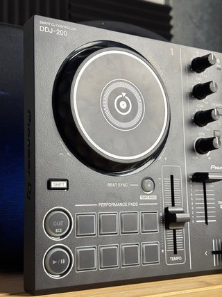 Controlador DJ Pioneer DDJ-200 + Maletín