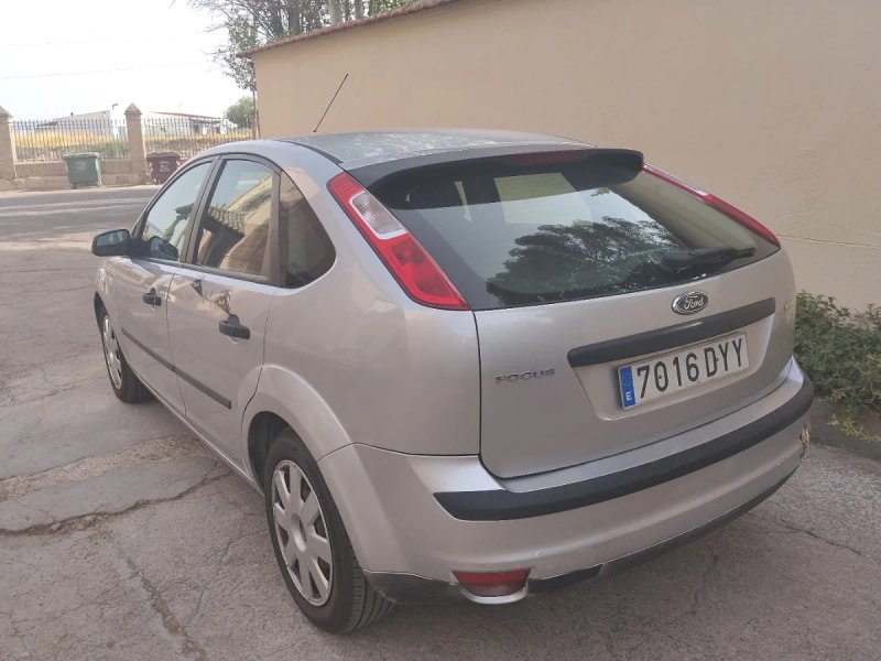 Ford Focus 2006 - foto 1