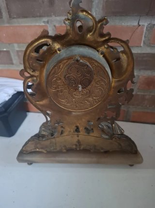 Reloj de sobremesa antiguo