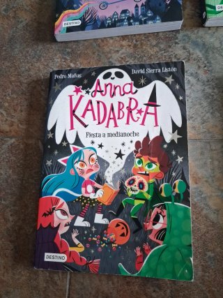 Lote cinco libros Anna Kadabra. Números 1,2,3,4,5