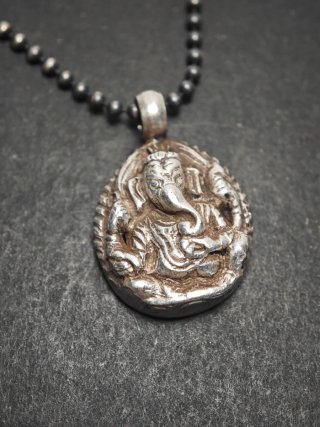 Colgante de Ganesha en plata
