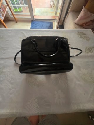 Bolso de hombro Mango charol M