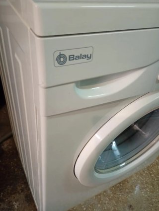 LAVADORA BALAY de 6 kilos y 800 rpm. Clase A