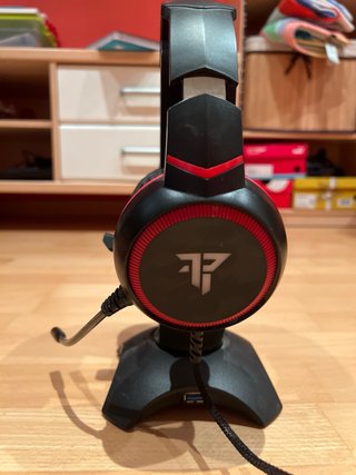 Cascos gaming con soporte y luces LED