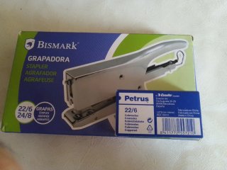 Grapadora tenaza metálica + caja grapas