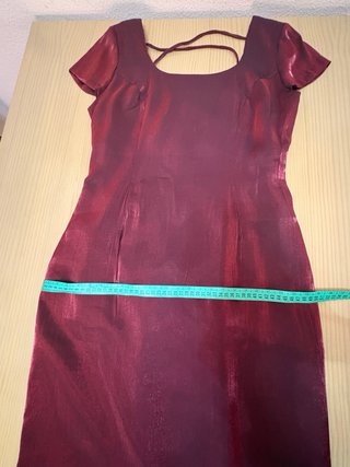 Vestido y guardapolvo burdeos tornasol talla 46.