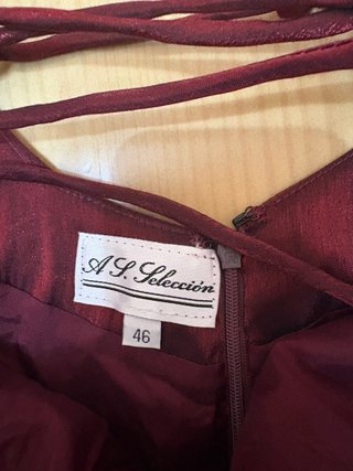 Vestido y guardapolvo burdeos tornasol talla 46.