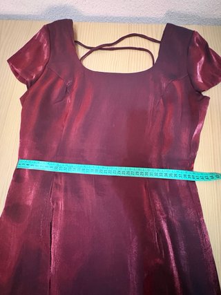 Vestido y guardapolvo burdeos tornasol talla 46.