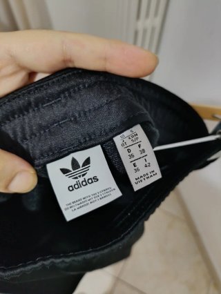 Gonna Adidas nera