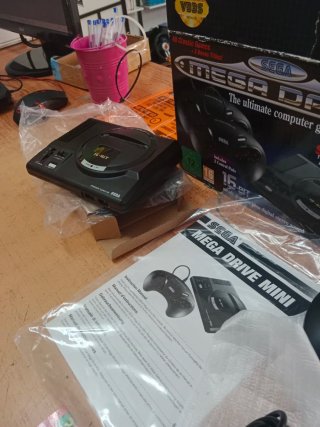 CONSOLA SEGA MEGA DRIVE MINI CON ACCESSORIO