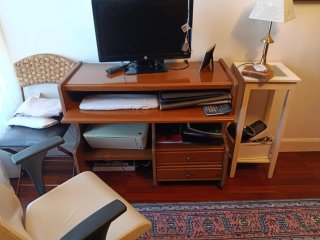 Mesa de escritorio de madera