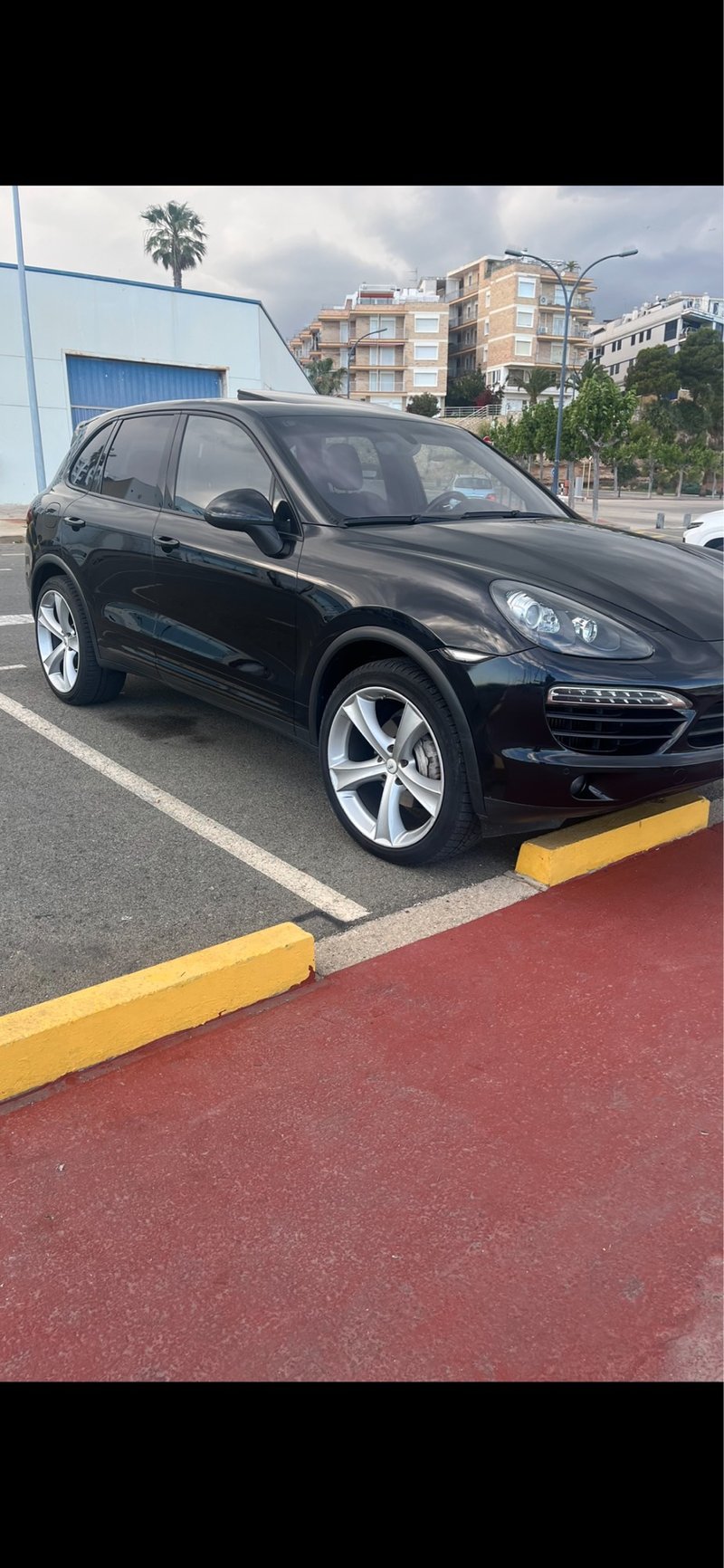 Porsche Cayenne 2012 - foto 1